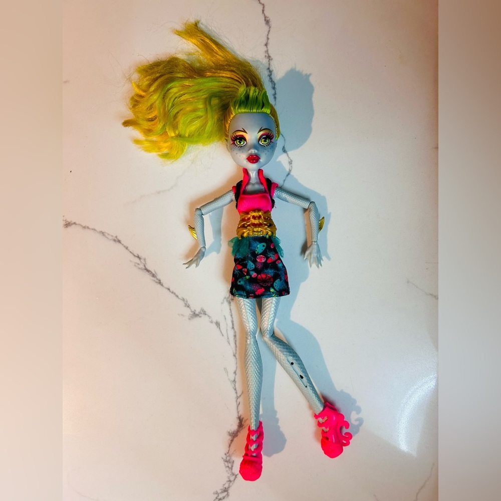 monster high Neon Yellow & Pink Fashion Doll